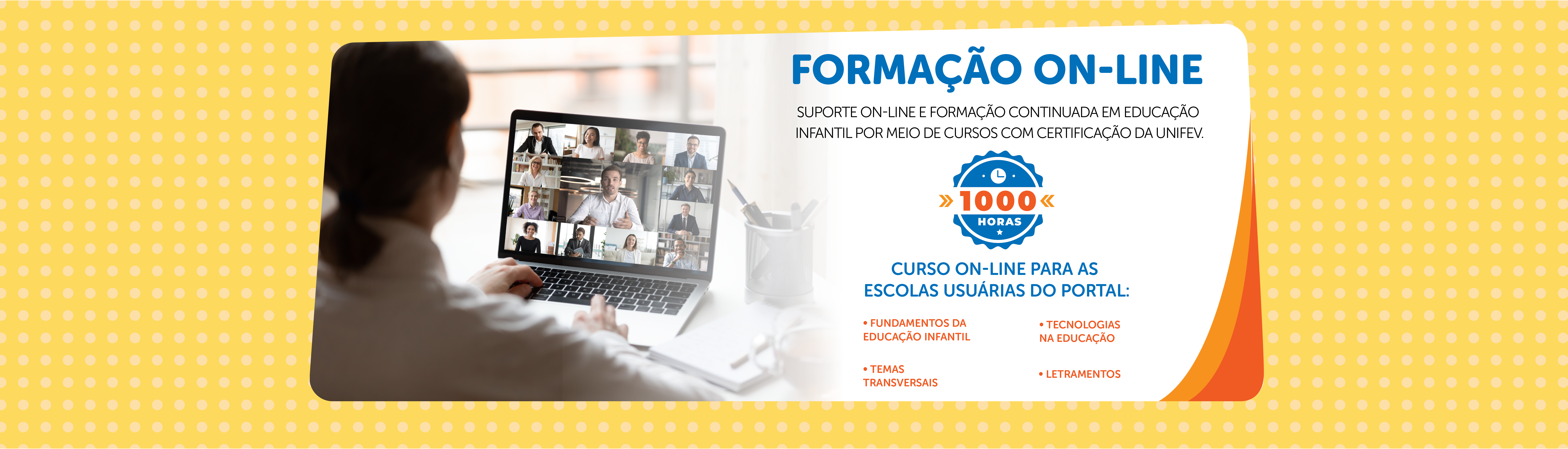 professor lecionando via chat virtual